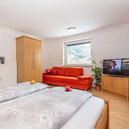 Maximilian Apartmenthaus 2-6 People *