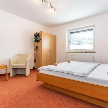 Maximilian Apartmenthaus 2-6 People *