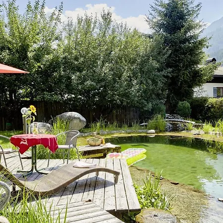 Maximilian Apartmenthaus 2-6 People *