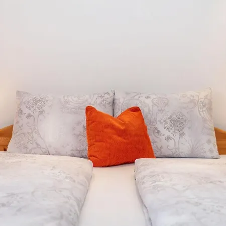 Maximilian Apartmenthaus 2-6 People Holiday home *